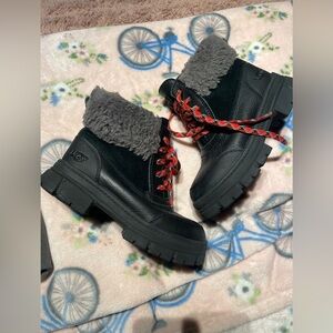 UGG Unisex Kid’s Leather Lace Up Winter Boots